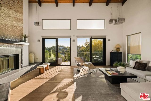 2485 Lindsay Lane, Los Angeles, CA 90039