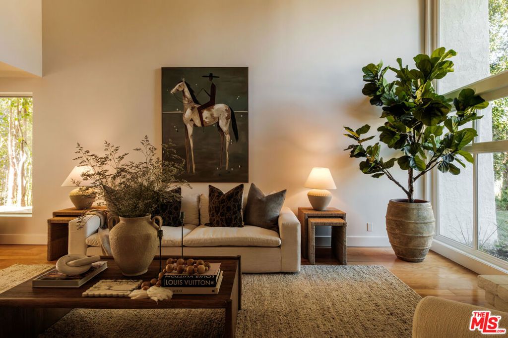 Image 11 of property listing at 2267 Kelmscott Court, Westlake Village, CA 91361