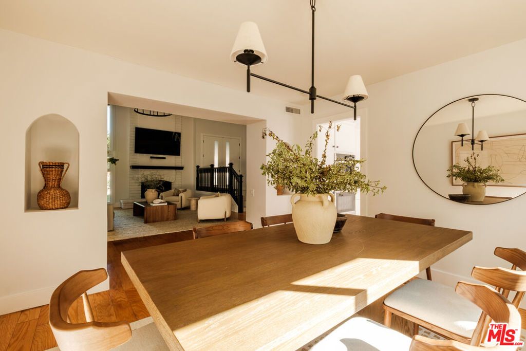 Image 18 of property listing at 2267 Kelmscott Court, Westlake Village, CA 91361