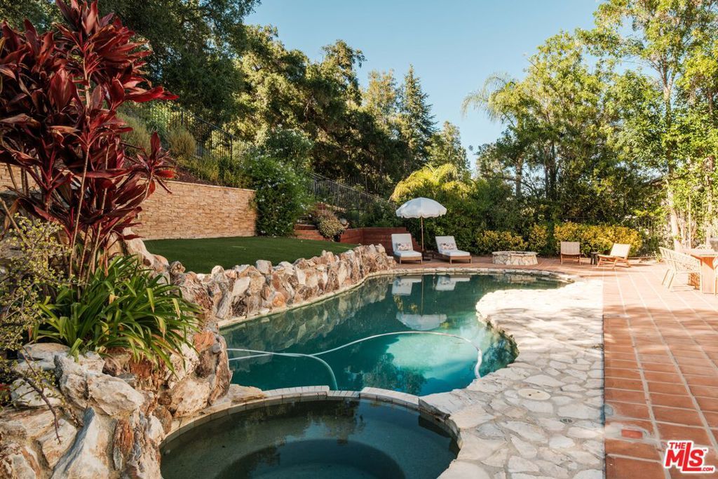 Image 2 of property listing at 2267 Kelmscott Court, Westlake Village, CA 91361