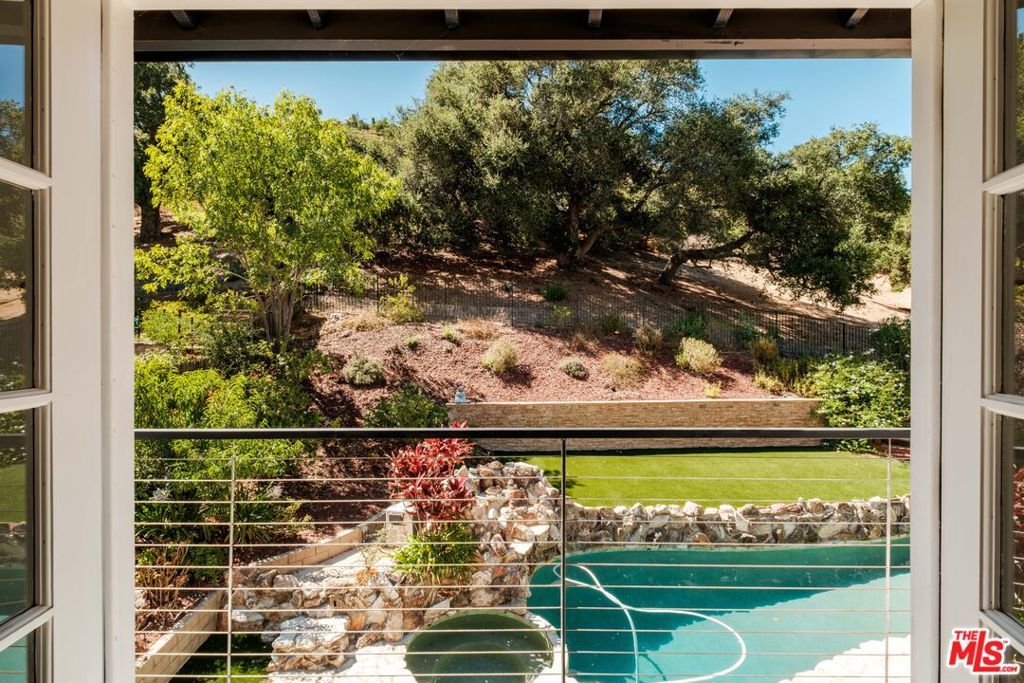Image 20 of property listing at 2267 Kelmscott Court, Westlake Village, CA 91361