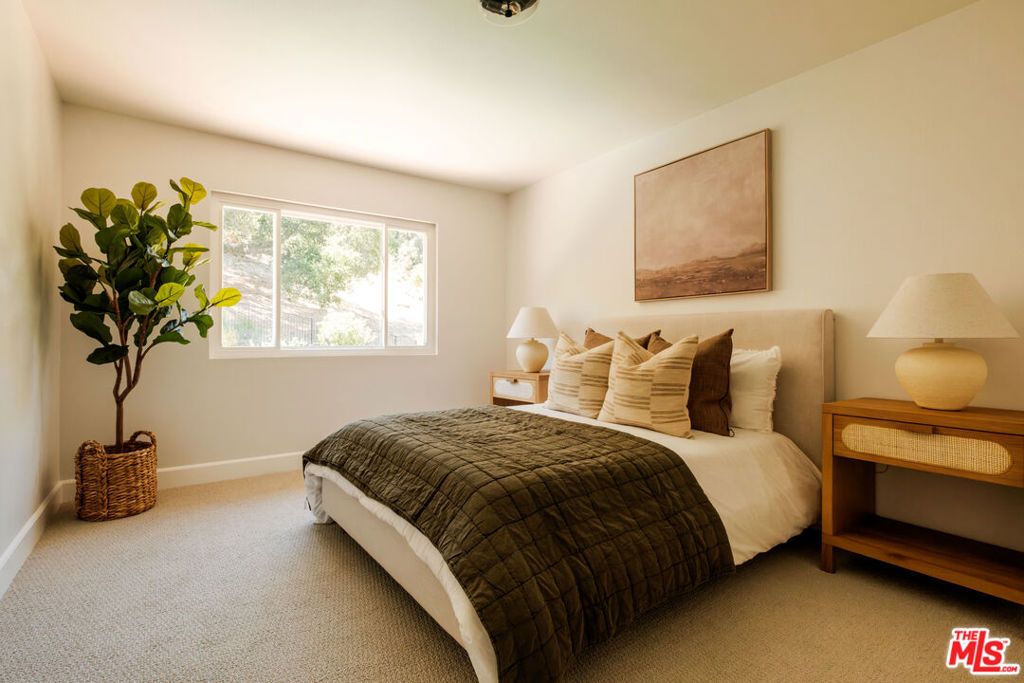 Image 27 of property listing at 2267 Kelmscott Court, Westlake Village, CA 91361