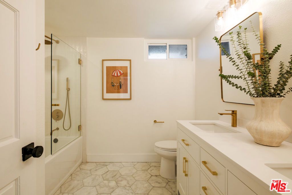 Image 30 of property listing at 2267 Kelmscott Court, Westlake Village, CA 91361
