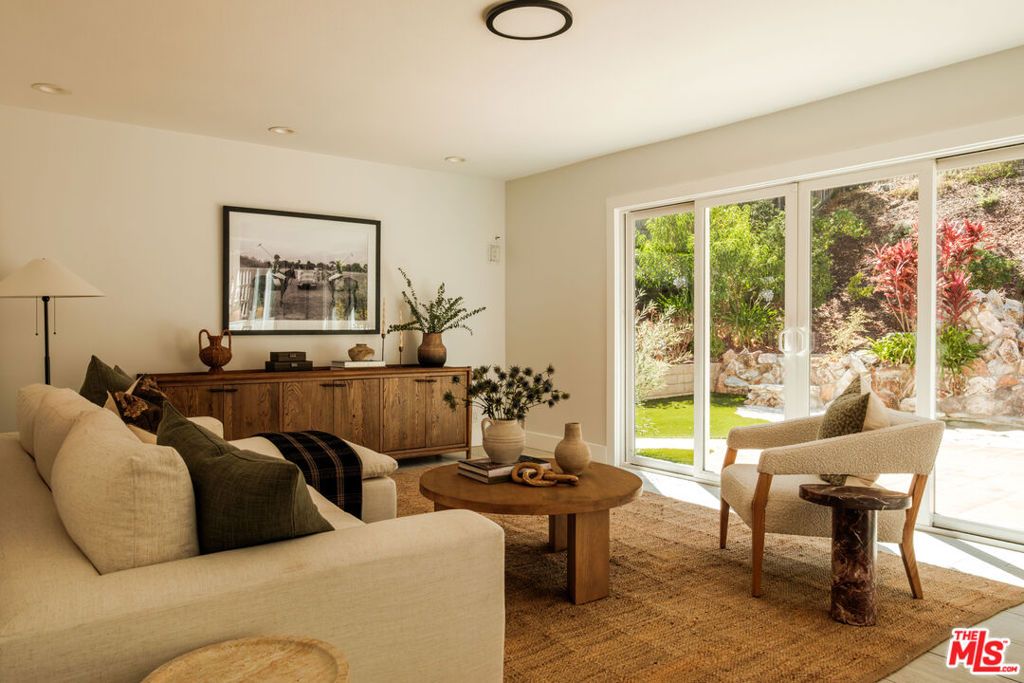 Image 4 of property listing at 2267 Kelmscott Court, Westlake Village, CA 91361