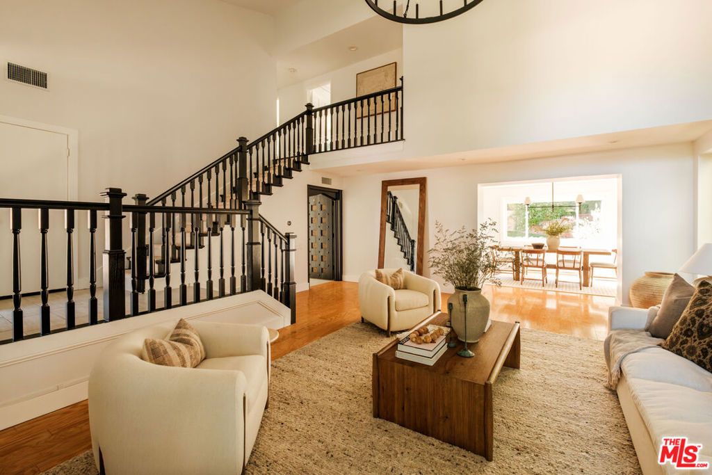 Image 9 of property listing at 2267 Kelmscott Court, Westlake Village, CA 91361