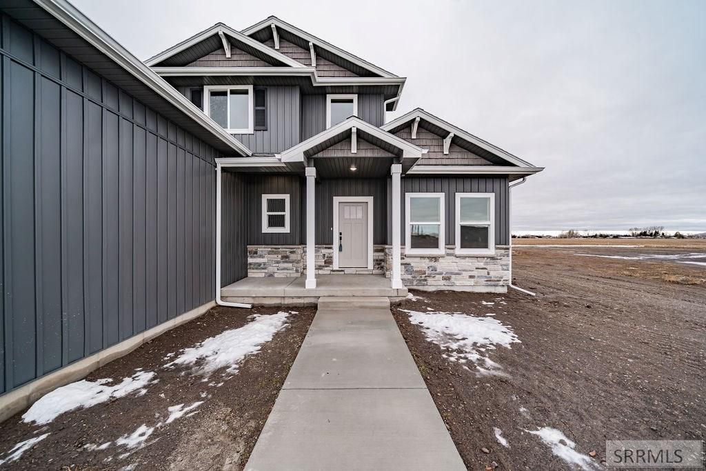 Image 3 of property listing at 2602 Winter Dr, Rexburg, ID 83440