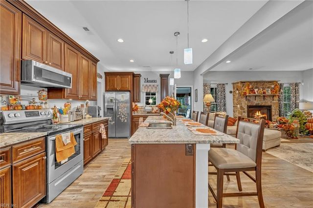 178 Collins RD, Suffolk, VA 23438