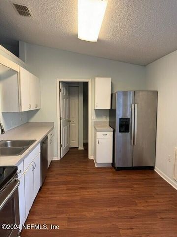 9151 RIDGE BRIER Lane, Jacksonville, FL 32225