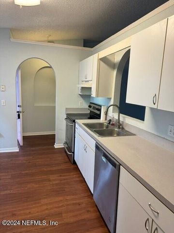 9151 RIDGE BRIER Lane, Jacksonville, FL 32225