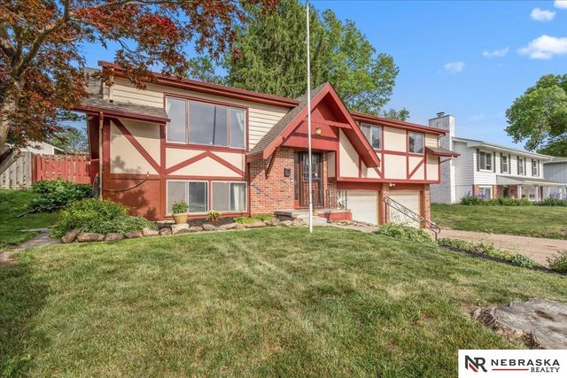 5215 S 91st Street, Omaha, NE 68127
