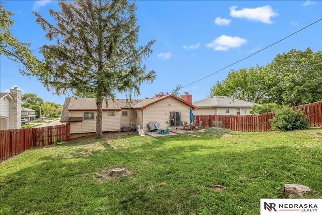 5215 S 91st Street, Omaha, NE 68127