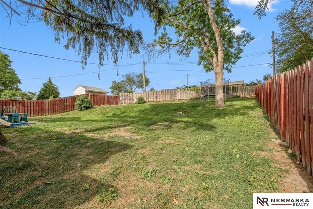 5215 S 91st Street, Omaha, NE 68127
