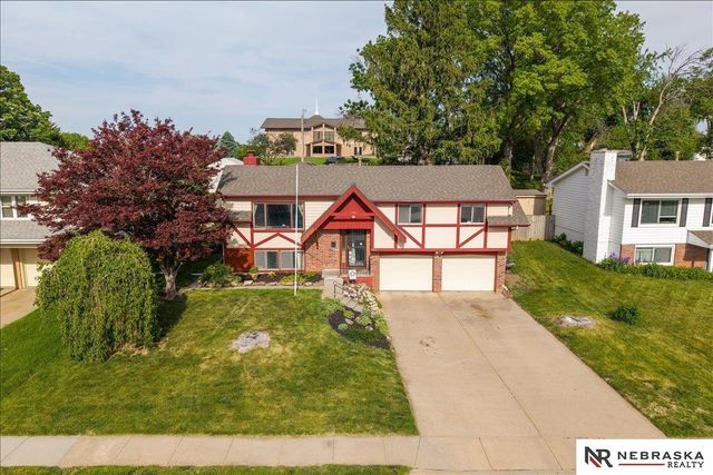 5215 S 91st Street, Omaha, NE 68127