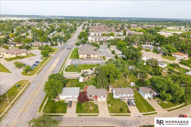 5215 S 91st Street, Omaha, NE 68127