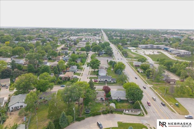 5215 S 91st Street, Omaha, NE 68127