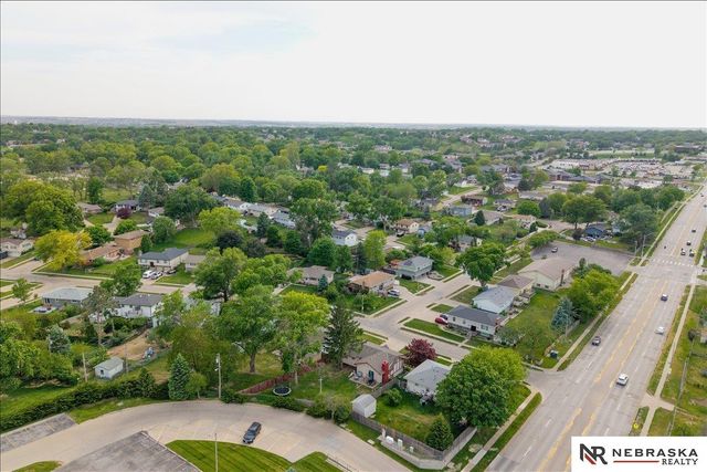 5215 S 91st Street, Omaha, NE 68127