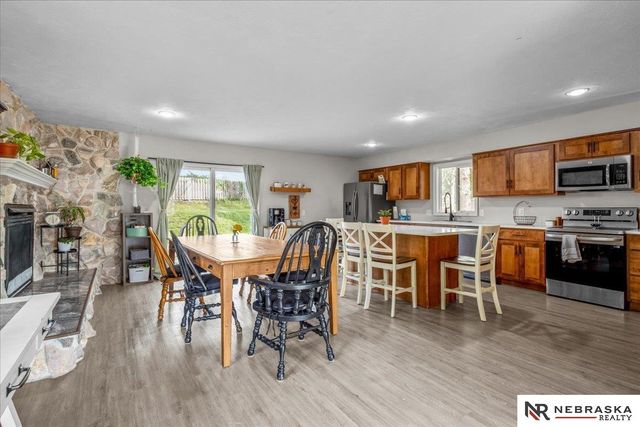 5215 S 91st Street, Omaha, NE 68127
