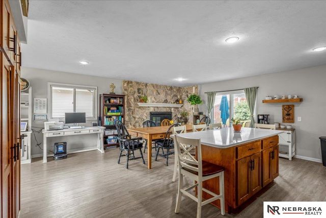 5215 S 91st Street, Omaha, NE 68127