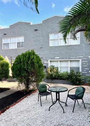 1940 Adams St 3, Hollywood, FL 33020