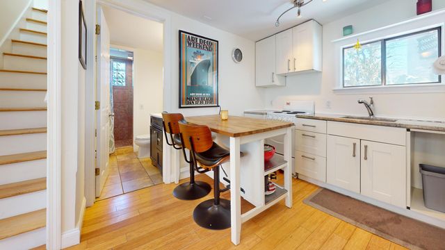 208 Bradford Street APT 7, Provincetown, MA 02657