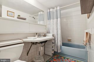 46 TOWNSHIP LINE RD #209, Elkins Park, PA 19027