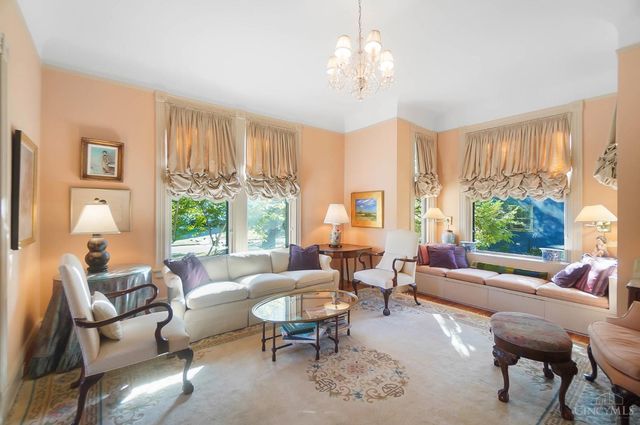 177 Burns Avenue, Wyoming, OH 45215