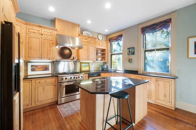 177 Burns Avenue, Wyoming, OH 45215