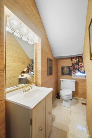 177 Burns Avenue, Wyoming, OH 45215