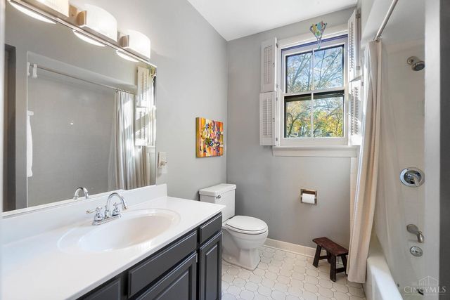 177 Burns Avenue, Wyoming, OH 45215