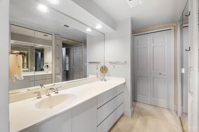 177 Burns Avenue, Wyoming, OH 45215