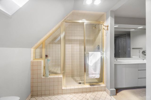 177 Burns Avenue, Wyoming, OH 45215