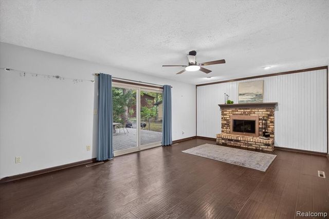 13305 Crane Ridge Drive, Fenton, MI 48430
