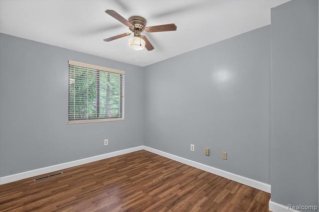 13305 Crane Ridge Drive, Fenton, MI 48430