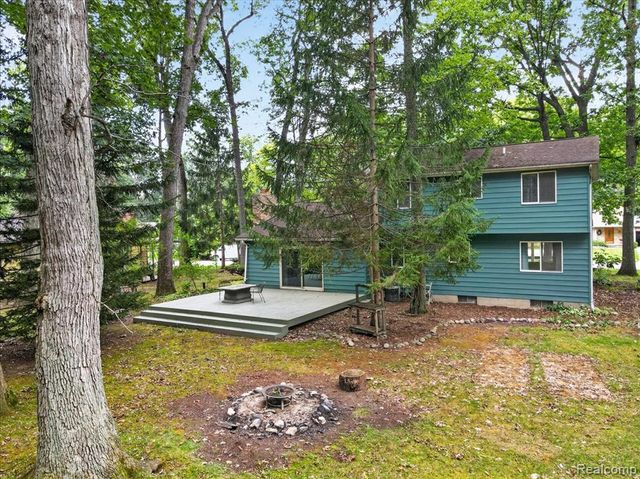 13305 Crane Ridge Drive, Fenton, MI 48430