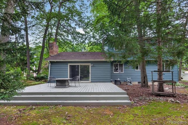 13305 Crane Ridge Drive, Fenton, MI 48430