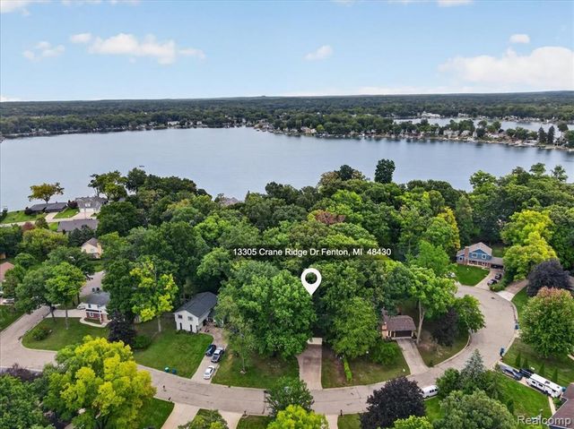 13305 Crane Ridge Drive, Fenton, MI 48430