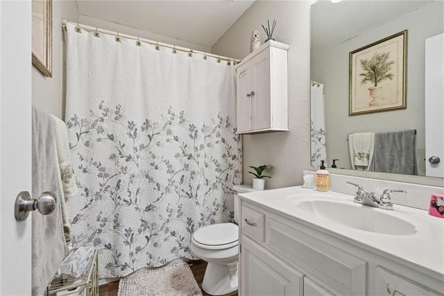 802 NE BANNER Drive, Lee's Summit, MO 64086