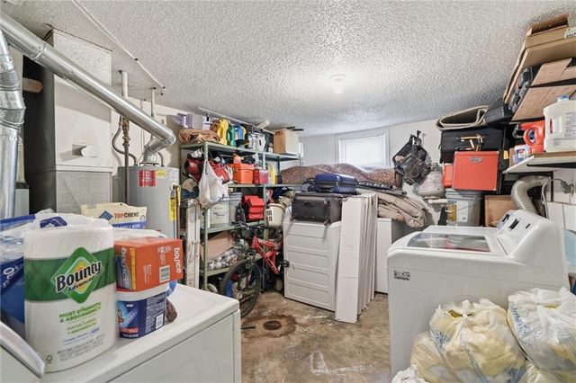 802 NE BANNER Drive, Lee's Summit, MO 64086