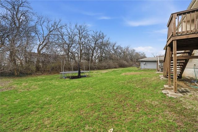 802 NE BANNER Drive, Lee's Summit, MO 64086