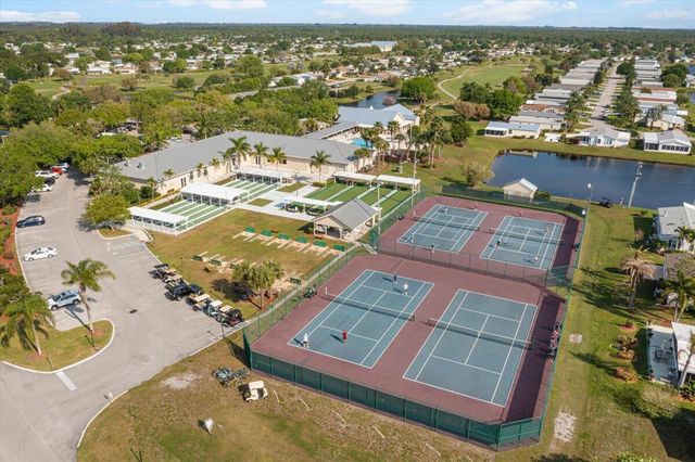 7824 Mcclintock Way, Port St Lucie, FL 34952