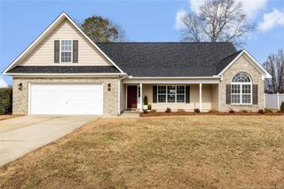 275 Seabiscuit Drive, Raeford, NC 28376