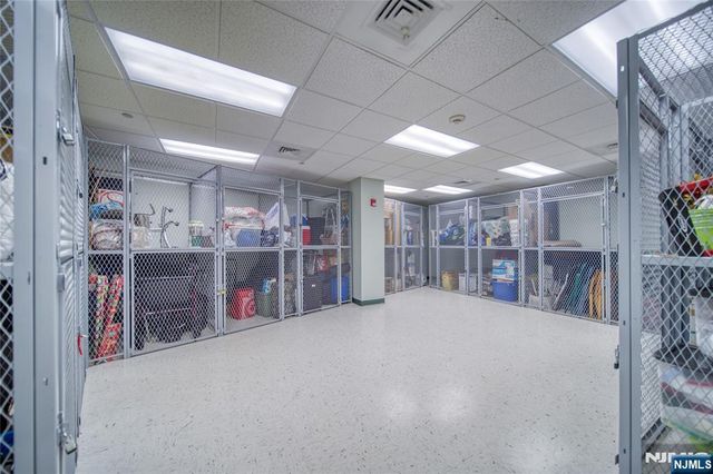 189 Forest Avenue 211, Paramus, NJ 07652