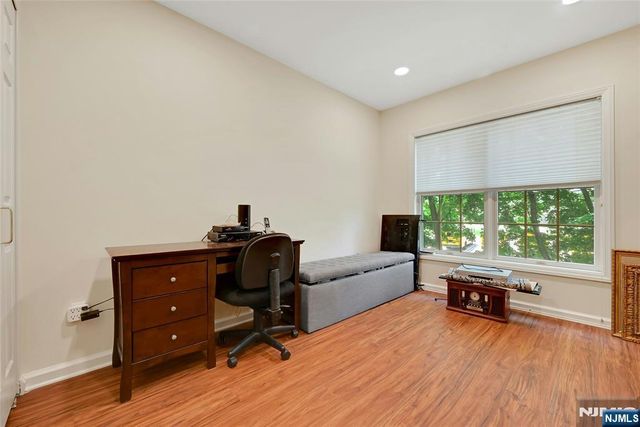 189 Forest Avenue 211, Paramus, NJ 07652