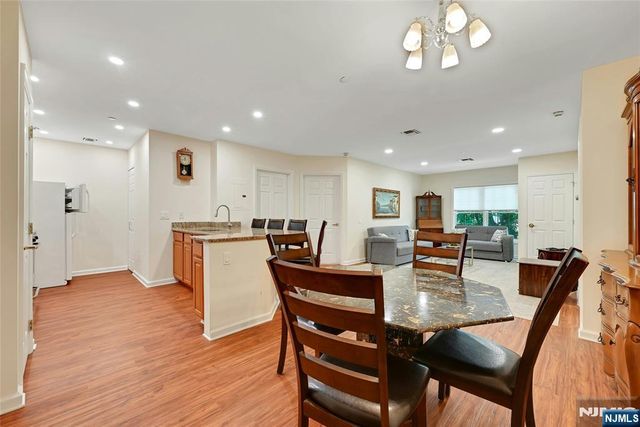 189 Forest Avenue 211, Paramus, NJ 07652