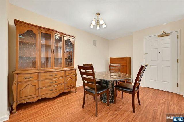 189 Forest Avenue 211, Paramus, NJ 07652