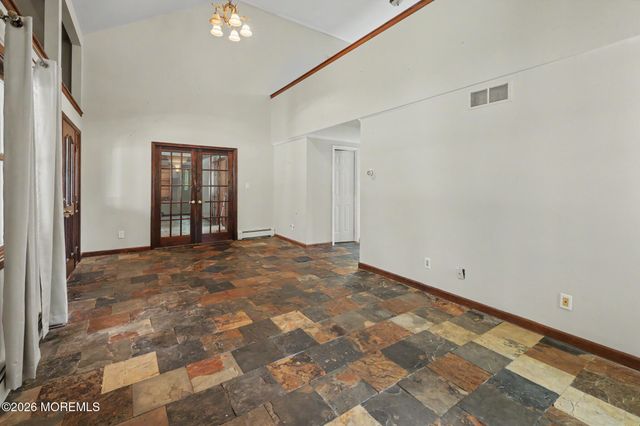 1069 W Veterans Highway, Jackson, NJ 08527