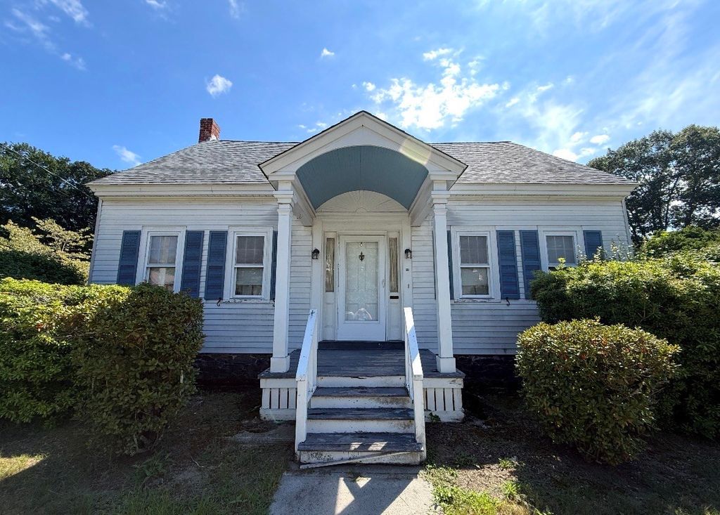 50 Clifford St, Taunton, MA 02780