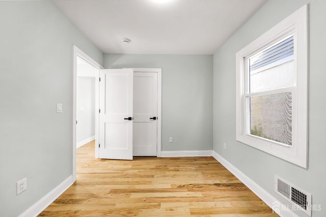 38 S 6th S Avenue, Highland Park, NJ 08904