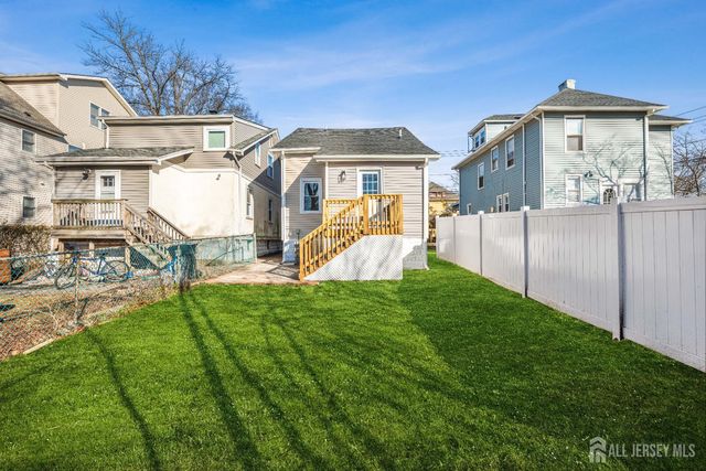 38 S 6th S Avenue, Highland Park, NJ 08904