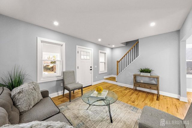 38 S 6th S Avenue, Highland Park, NJ 08904